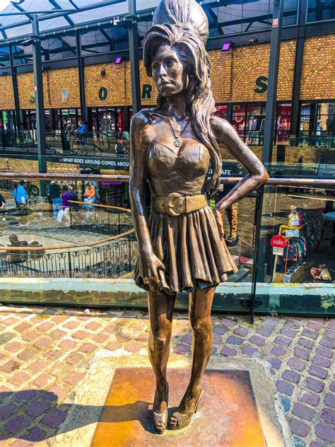 amy winehouse statue camden town