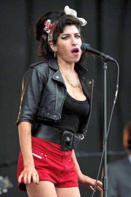 amy winehouse taille poids