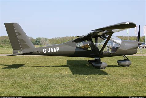 An A22 Comercal Plane Wings