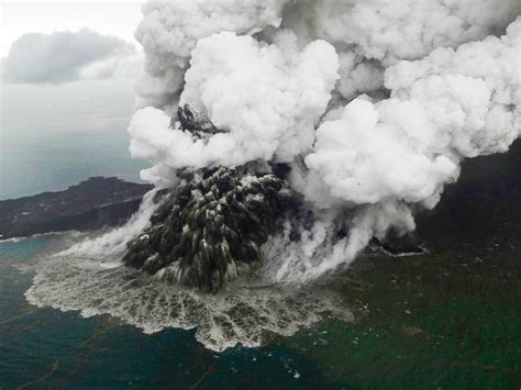 anak krakatau 2018 eruption