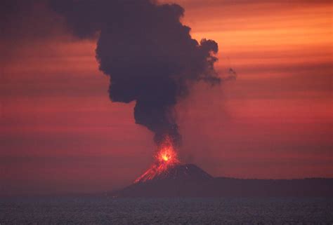 anak krakatau eruption 2018
