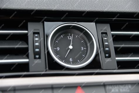 Analog Clock In Car