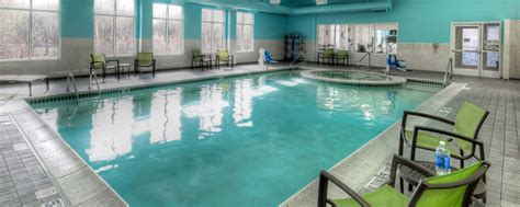 Anchorage Hotels With Pools