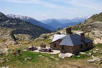 Check our map of GRs and mountain shelters in Andorra