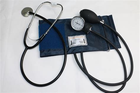 Aneroid Sphygmomanometer With Stethoscope Function