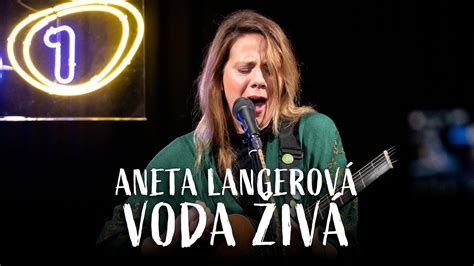 aneta langerova voda ziva text