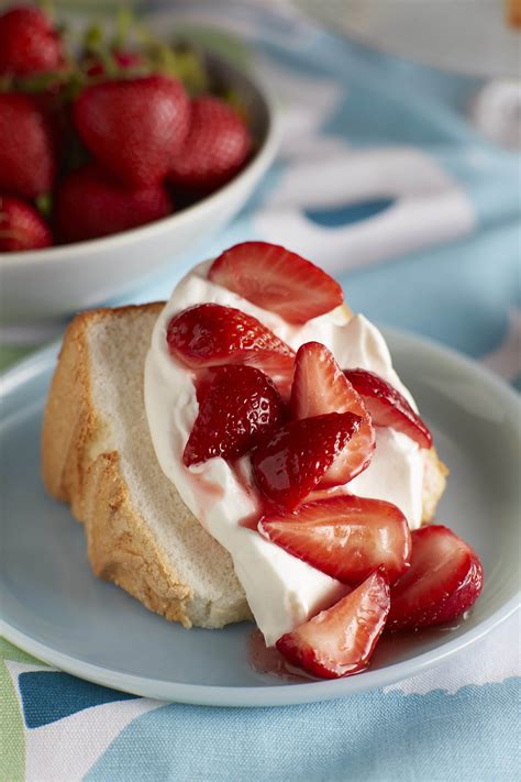 angel food cake strawberry shortcake