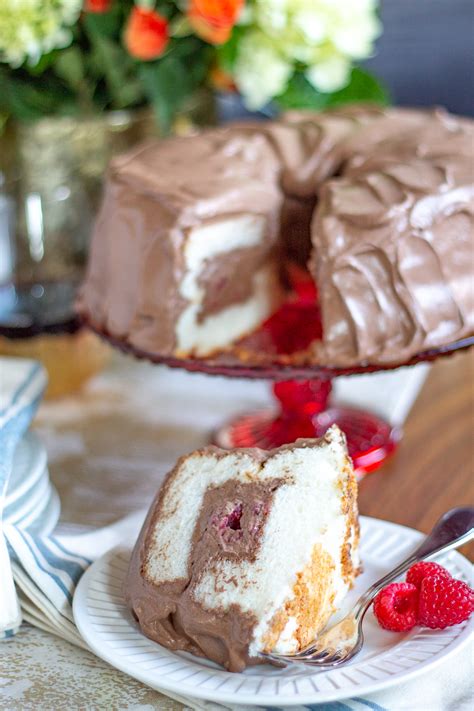 angel food cake with chocolate whipped cream