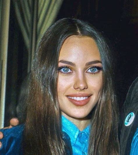 angelina jolie s mother