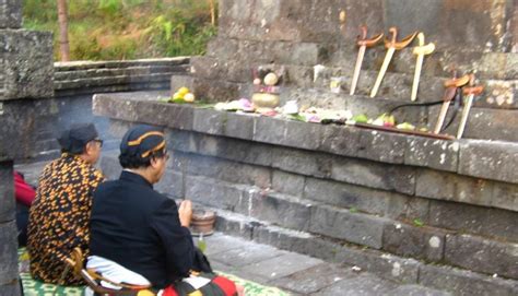 Animisme dan Dinamisme: Memahami Kekuatan Roh dan Alam Semesta