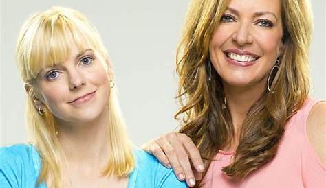 Anna Faris Mom Cast Allison Janney's Comedy '' Donates Emmy