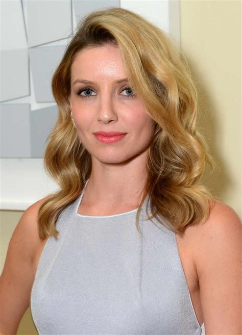 annabelle wallis height and weight
