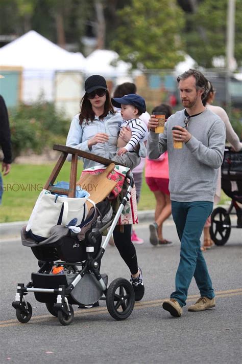 anne hathaway adam shulman children