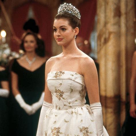 anne hathaway age in princess diaries 2