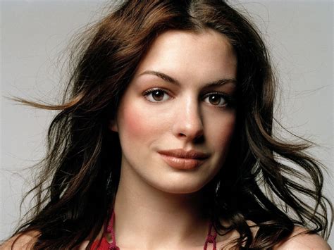 anne hathaway american actress