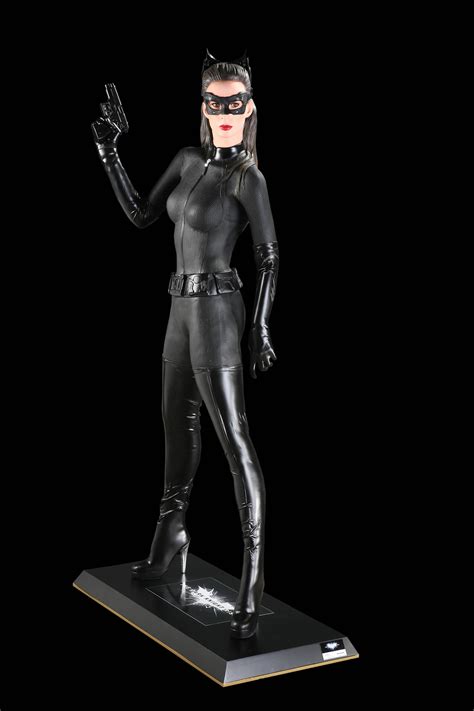 anne hathaway catwoman statue