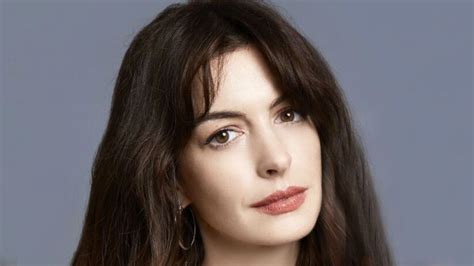 anne hathaway color season