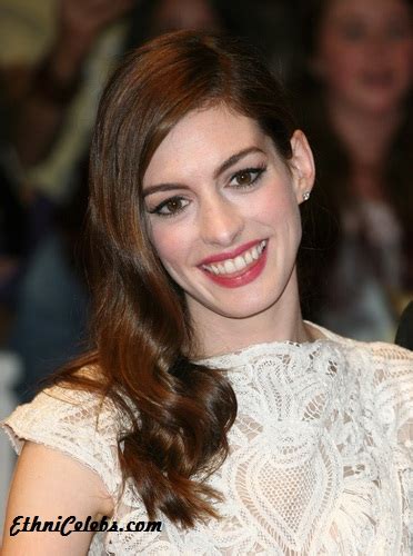 anne hathaway ethnicity color
