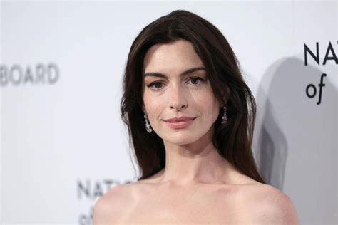 anne hathaway miscarriage