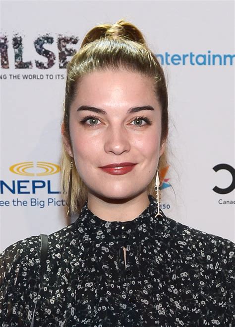Discover 7 Insights Annie Murphy Net Worth, Career, Salary & Lifestyle