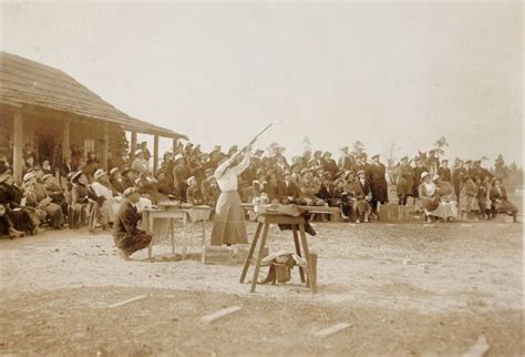 annie oakley shooting game