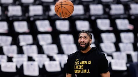 anthony davis request trade from lakers