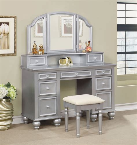 Anthonyson Transitional Vanity Set With Stool And Mirror