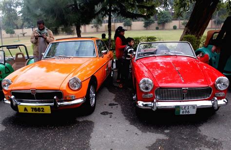Drive into the past with Pakistan's vintage car collectors Pakistan