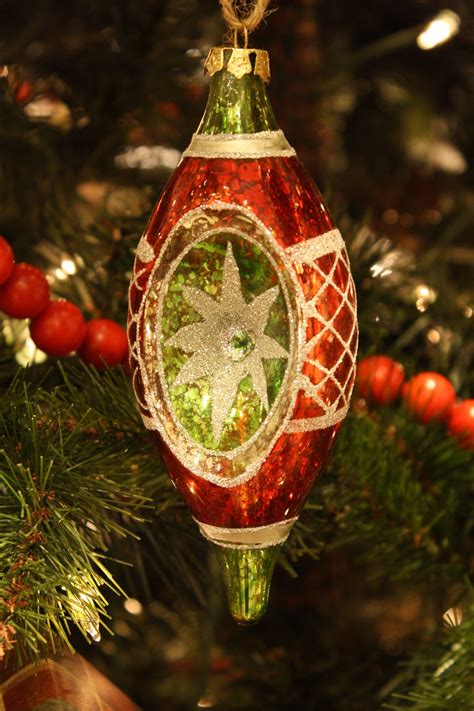 Antique Christmas Ornaments: Uncovering The Beauty Of Vintage Decorations