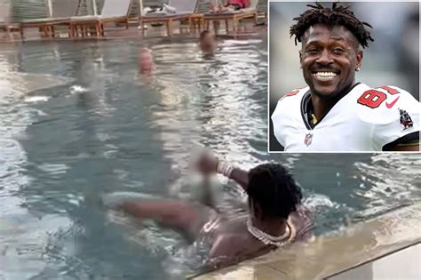 antonio brown flashes in pool