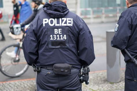 Polizei Berlin SEKEinsatz gegen Familienclan in