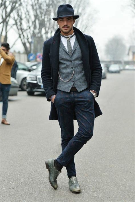 Kurzer anzug. Anzug, Schwarzer anzug, Business kleider