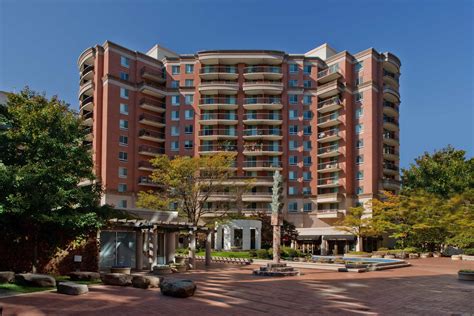 apartment complexes bethesda md