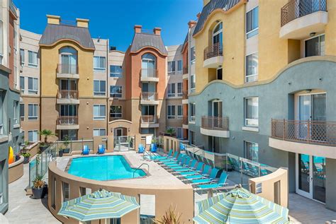 apartments for rent in marina