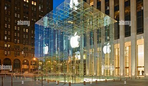 Apple Store New York City 5th Avenue Pin By House Of Chelle Design Onlin On Architecture Architecture Amazing Buildings Amazing Architecture