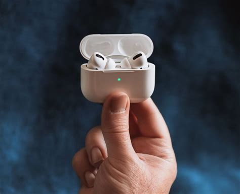apple free airpods for students 2024