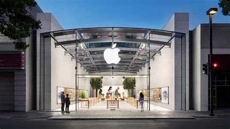 apple store opening times