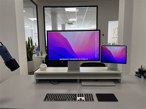 Apple Studio Display Included Cable