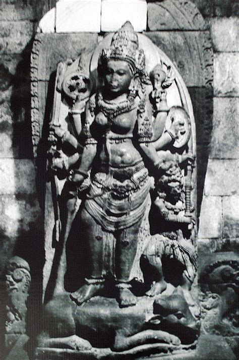 Arca Ganesha di Candi Prambanan