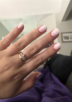 Are Dip Nails Acrylic?