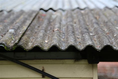 are asbestos roof tiles dangerous