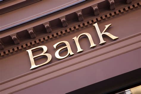 are banks open on good friday uk