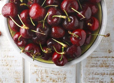 are bing cherries high in sugar