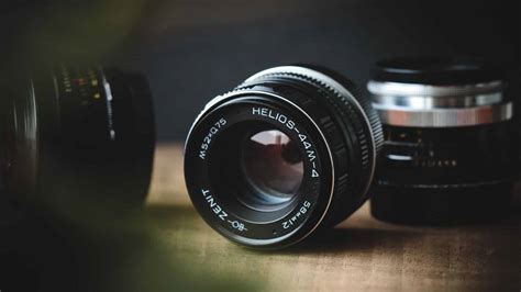 are camera lenses universal