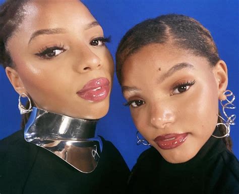 are chloe and halle bailey twins