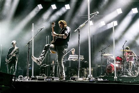 are queens of the stone age good live