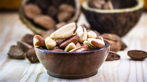 are raw brazil nuts safe to eat