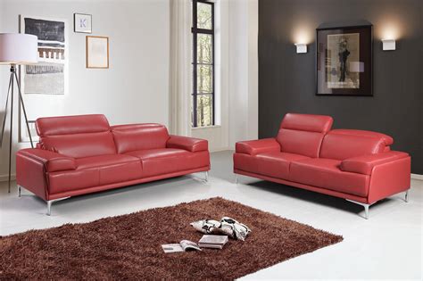Are Red Sofas In Style