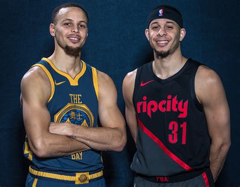 are stephen curry and seth curry brothers