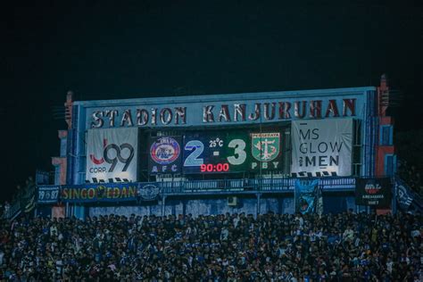 arema fc vs persebaya 2022